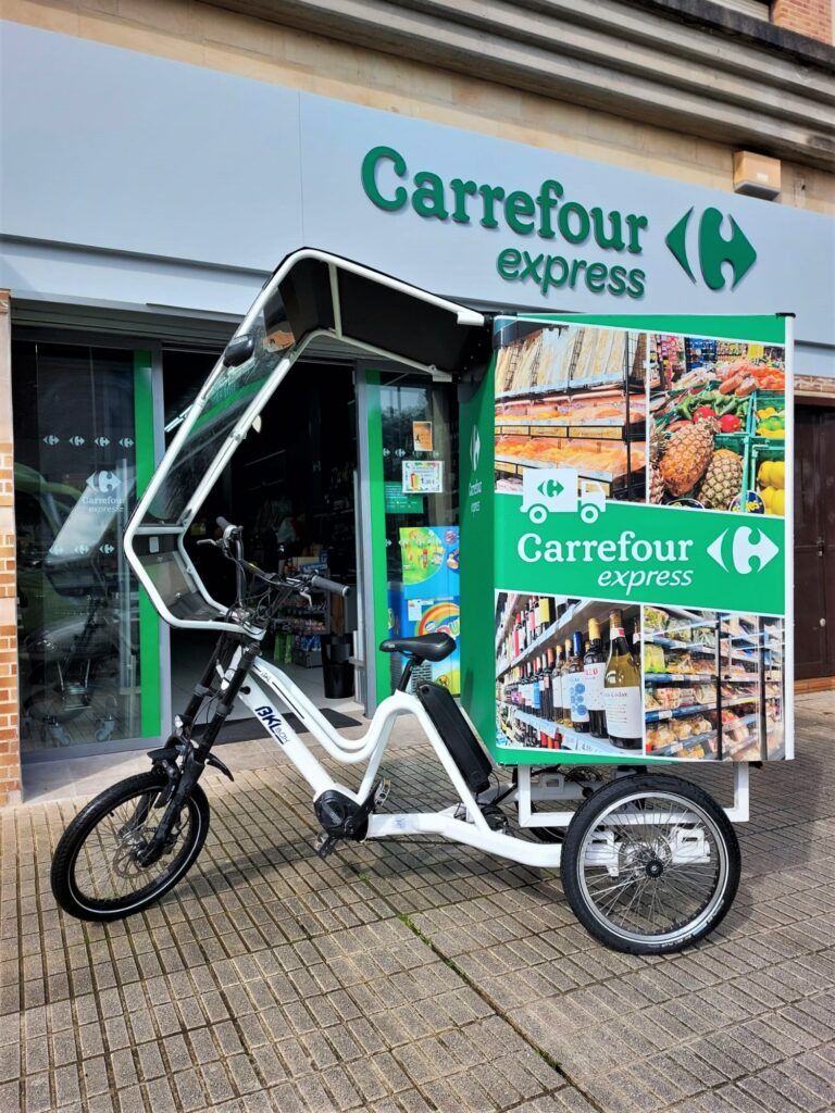 Triciclo eléctrico de pedaleo asistido BKL 850 de Inquieto para Carrefour Express.
