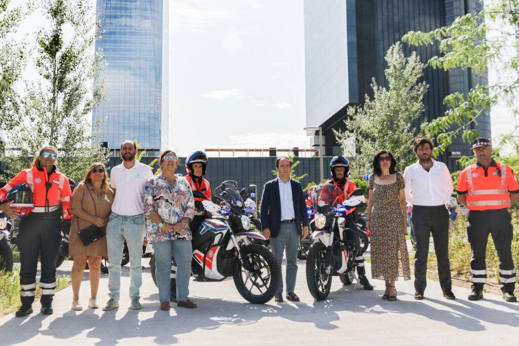 Inquieto motocicletas agentes movilidad